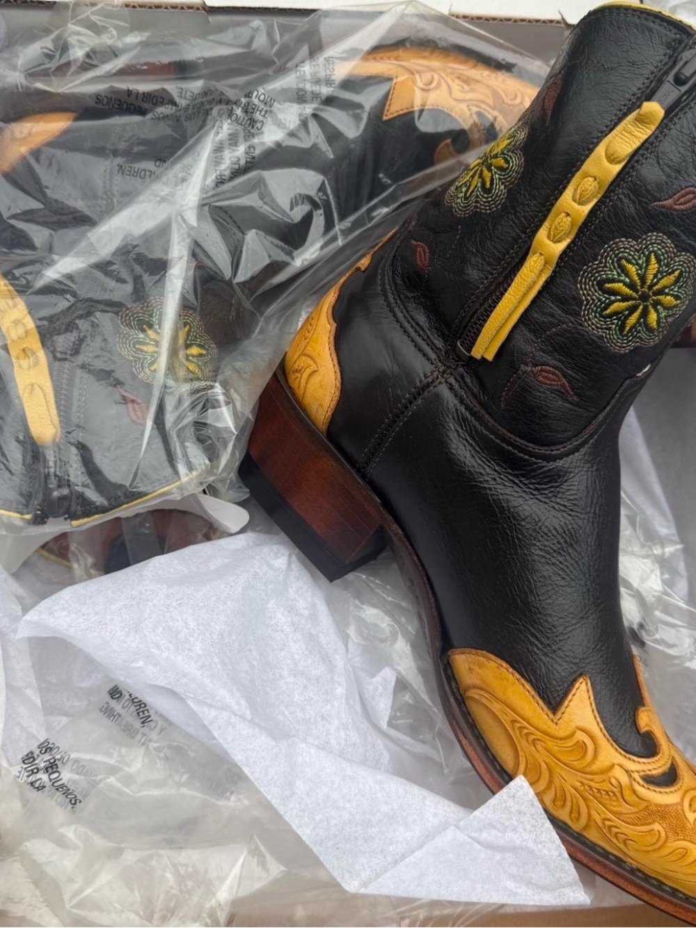 women’s Lucchese Diva Cowboy Boot *RARE*